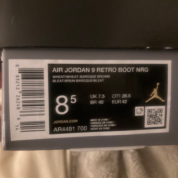 Retro 9 Boot - Picture 1 of 2